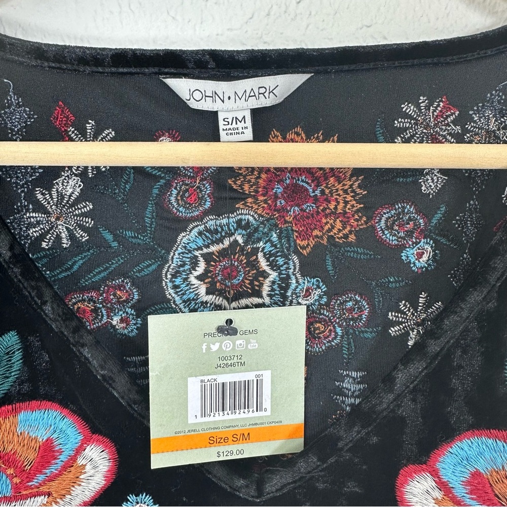 John Mark Womens Boho Black Velvet Bat Wing Top Sz S/M Floral Embroidered NWT - Picture 5 of 9